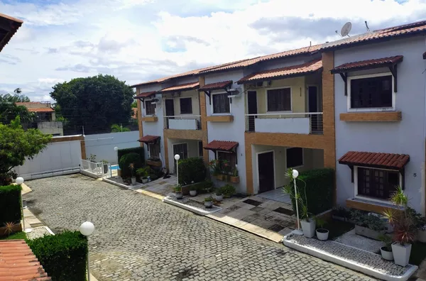 Casa em condomínio para aluguel,  Sapiranga-coité, Fortaleza-CE