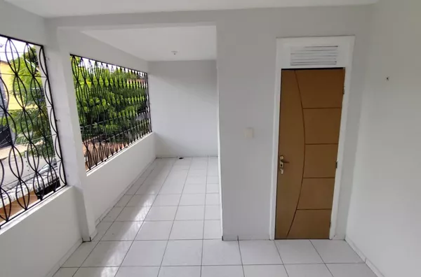 Casa para alugar com 2 suítes e 1 vaga de garagem - São Gerardo - Fortaleza-CE.