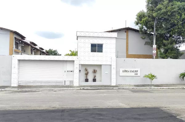Casa em condomínio para , 4 quarto(s),  Sapiranga-coité, Fortaleza