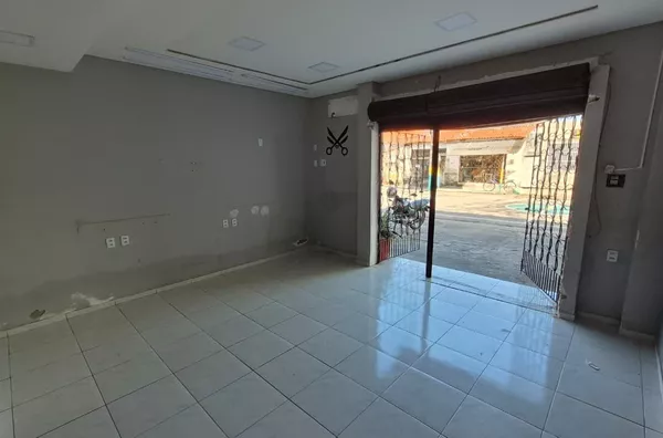 Ponto comercial para aluguel com 40 m² na Vila Peri, Fortaleza