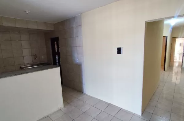 Casa C/ 03 Quartos sendo 02 Suítes No Bairro Damas Em Fortaleza. - Foto 6