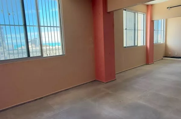 OPORTUNIDADE NO CENTRO – SALA COMERCIAL AMPLA COM 87M²  (SALAS 807, 808 E 809)