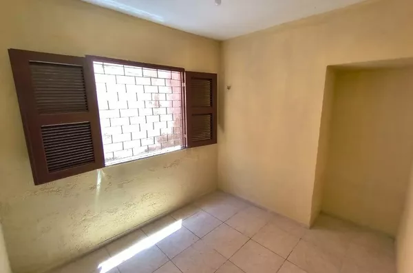 Casa para aluguel com  2 quartos ( sendo 01suíte), Rodolfo Teófilo, Fortaleza/CE
