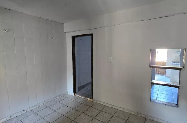 Apartamento na rua Aracati localizado no bairro Benfica, com 1/ quarto, banheiro, cozinha e sala 