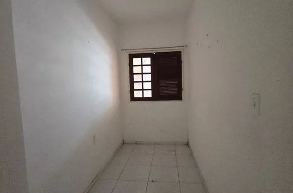 Casa para alugar com 2 quartos (sendo 1 suíte) no Benfica em Fortaleza-CE