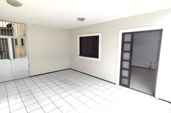 Casa em condomínio para aluguel,  Sapiranga-coité, Fortaleza-CE