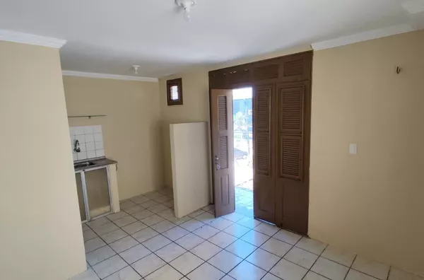 Kitnet para Alugar com 01 quarto/sala na Parquelândia em Fortaleza/CE
