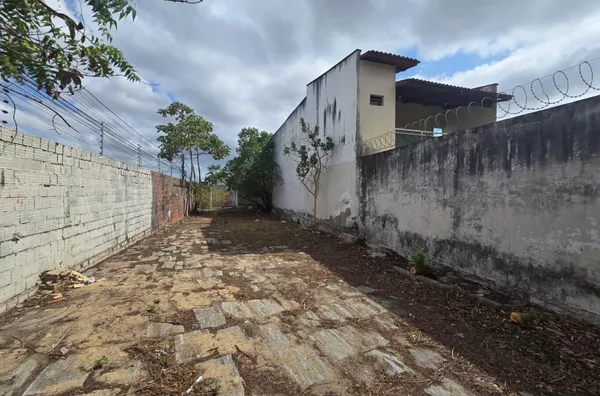 Terreno para alugar com 279m² no Passaré em Fortaleza/CE