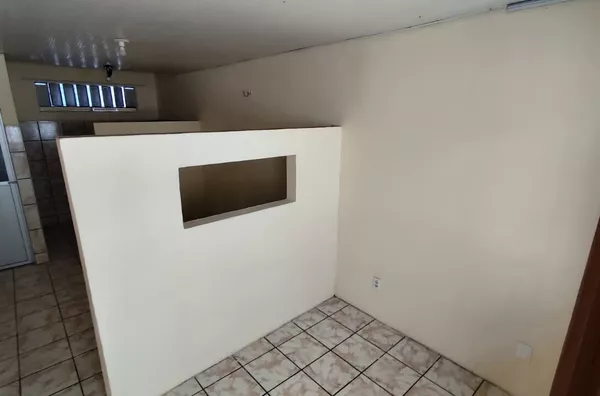 Kitnet para alugar com 01 quarto/sala na Parquelândia em Fortaleza