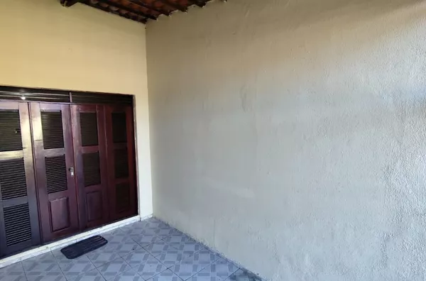 Casa C/ 03 Quartos sendo 02 Suítes No Bairro Damas Em Fortaleza. 