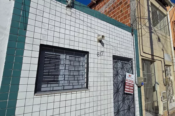 OPORTUNIDADE NA PARQUELÂNDIA: CASA COMPACTA E BEM LOCALIZADA!
