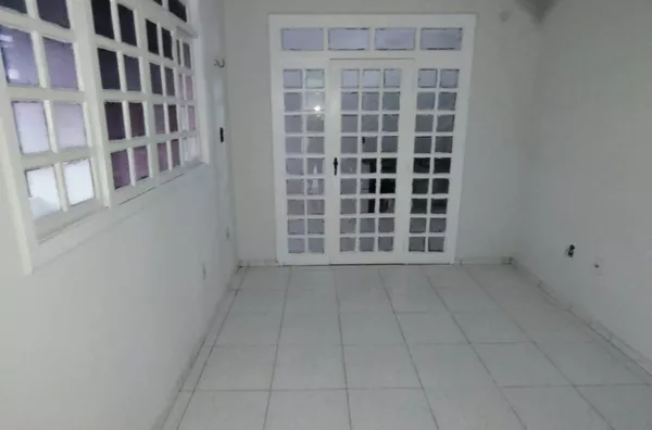Casa para alugar com 2 suítes e 1 vaga de garagem - São Gerardo - Fortaleza-CE. - Foto 2