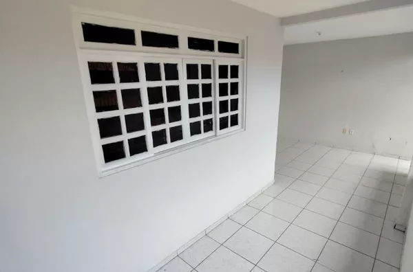Casa para alugar com 2 suítes e 1 vaga de garagem - São Gerardo - Fortaleza-CE. - Foto 1