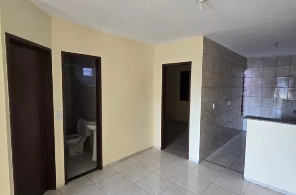 Casa para alugar com 02 quartos (sendo 01 suíte) no Rodolfo Teófilo em Fortaleza/CE