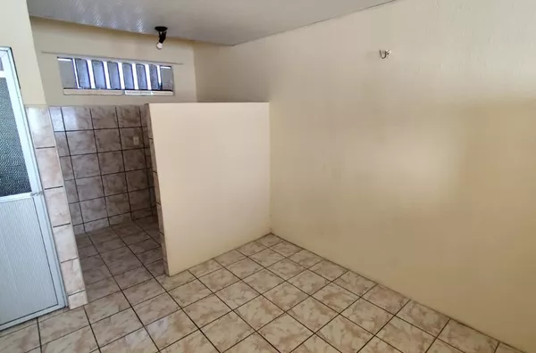 Kitnet para alugar com 01 quarto/sala na Parquelândia em Fortaleza