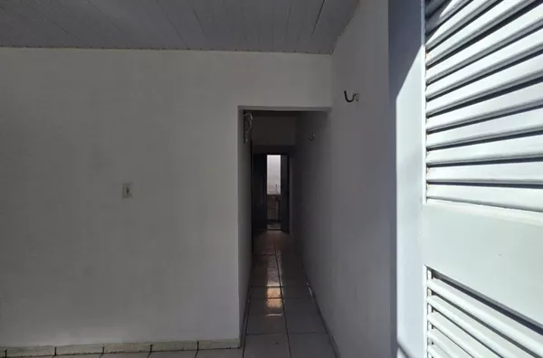 OPORTUNIDADE NA PARQUELÂNDIA: CASA COMPACTA E BEM LOCALIZADA!