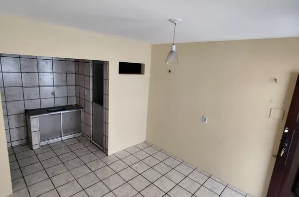 Kitnet para Alugar com 01 quarto/sala na Parquelândia em Fortaleza/CE