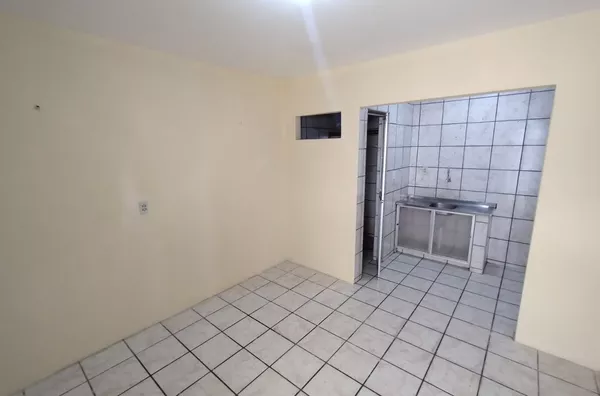 Kitnet para Alugar com 01 quarto/sala na Parquelândia em Fortaleza/CE