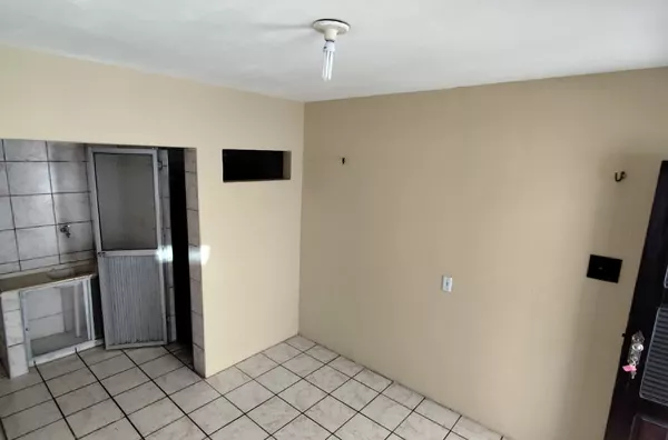 Kitnet para Alugar com 01 quarto/sala na Parquelândia em Fortaleza/CE