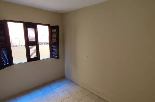 Casa C/ 03 Quartos sendo 02 Suítes No Bairro Damas Em Fortaleza. - Foto 11