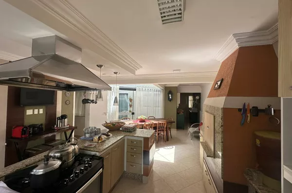 Sobrado para Venda em Guarapuava / PR no bairro Trianon - Foto 5