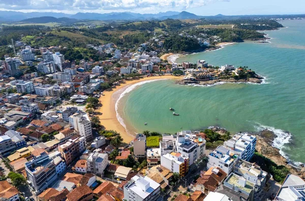 Terreno com aproximadamente 600 m² e vista para o mar em Iriri