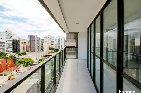 Apartamento de 217 m² com 04 Quartos (04 Suítes), 05 Banheiros, 04 Vagas - Foto 2