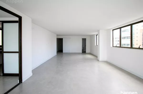 Apartamento de 217 m² com 04 Quartos (04 Suítes), 05 Banheiros, 04 Vagas - Foto 5