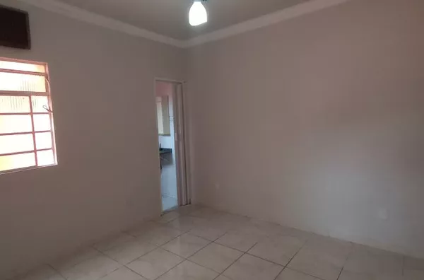 Casa de 1 quarto com entrada independente, Bairro Tupi