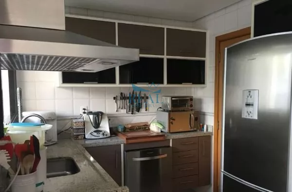 Apartamento, 200m2,  3 dormitórios, 3 suítes, 4 banheiros, 4 vagas, Morumbi, Vende/Aluga
