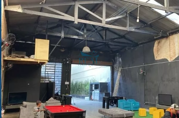 Galpão, 250m2, 2 banheiros, Brooklin, Aluga