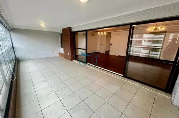 Apartamento 210M, 4 QUARTOS, 4 SUÍTES, 4 VAGAS DE GARAGEM, VILA CRUZEIRO, VENDE