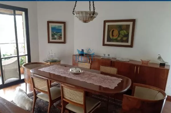 Apartamento, 187m2, 3 dormitórios, 1 suíte, 2 banheiros, 2 vagas