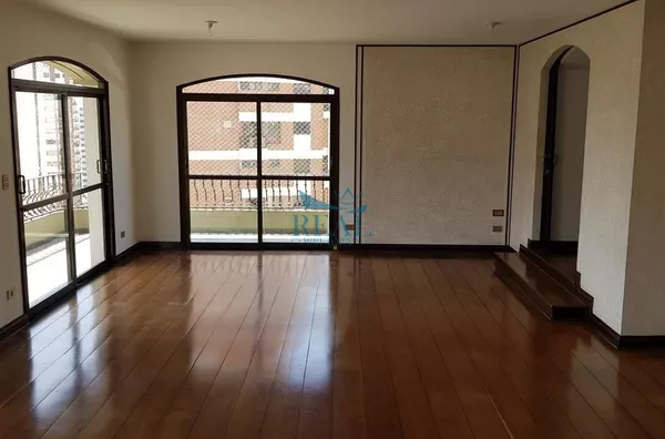 Apartamento 248m2, 3 dormitórios, 3 suítes, 4 banheiros, 2 vagas