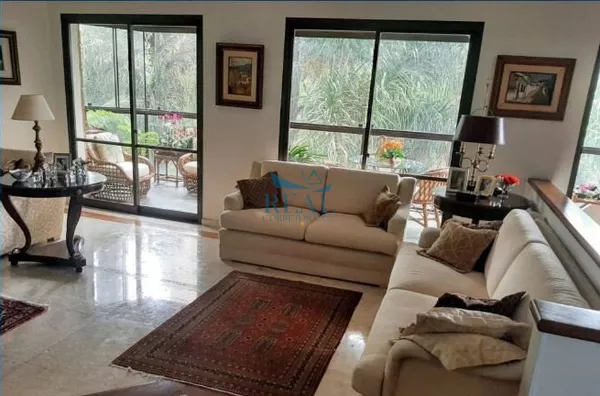 Apartamento, 187m2, 3 dormitórios, 1 suíte, 2 banheiros, 2 vagas