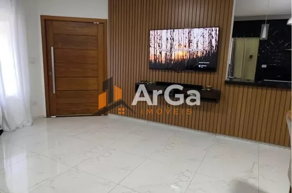 Belíssimo Imóvel à venda, com 3 dormitório sendo uma suíte com área de lazer completa e piscina, por R$ 700.000,00, na Vila Soares em Ourinhos/SP