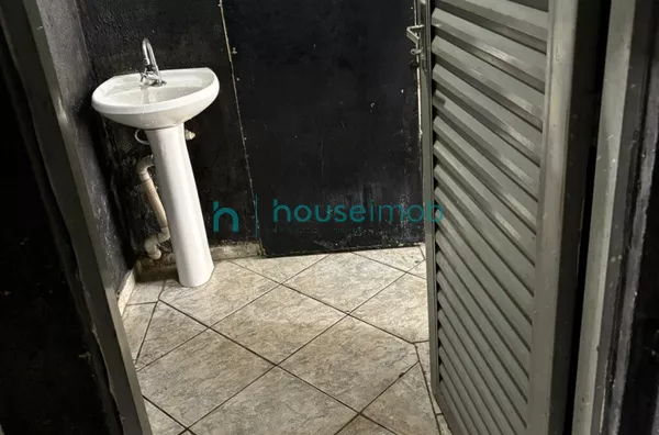 Sala Comercial disponível  para locação por R$ 1.900,00/mês + IPTU, no  Centro de Ourinhos- SP - Foto 3