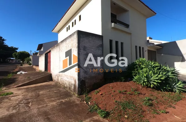 Sobrado à venda, com 3 dormitórios sendo uma suíte, por R$ 330.000,00 - Jardim Tropical - Ourinhos/SP