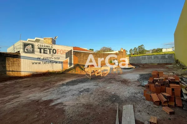 Terreno à venda por R$ 310.000,00, no Jardim Dos Bandeirantes, em Ourinhos - SP
