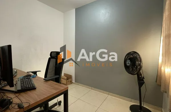 Ótimo imóvel à venda, com 2 dormitórios sendo um suíte, por R$ 390.000,00 na Cohab em Ourinhos - SP 