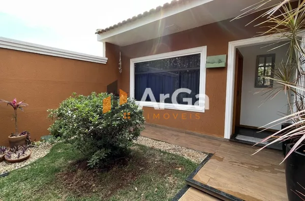 Excelente Sobrado à venda com 5 dormitórios, por R$ 800.000,00 -  Nova Ourinhos, em  Ourinhos/SP