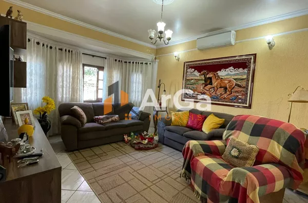 Excelente imóvel à venda com 3 dormitórios sendo um suíte, por R$ 1.100.000 na Nova Ourinhos, em Ourinhos -SP