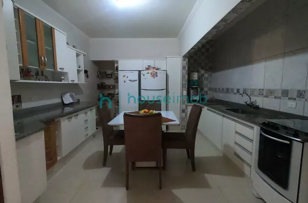 Sobrado com 4 dormitórios à venda, 204 m² por R$ 800.000,00 - Vila Mano - Ourinhos/SP - Foto 4