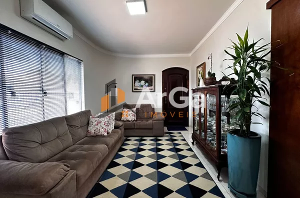 Casa com 3 dormitórios à venda, 153 m² por R$ 700.000,00 - Jardim Paulista - Ourinhos/SP