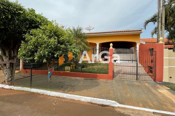 Casa à venda com 3 dormitórios,  por R$ 390.000 - Jardim dos Bandeirantes - Ourinhos/SP