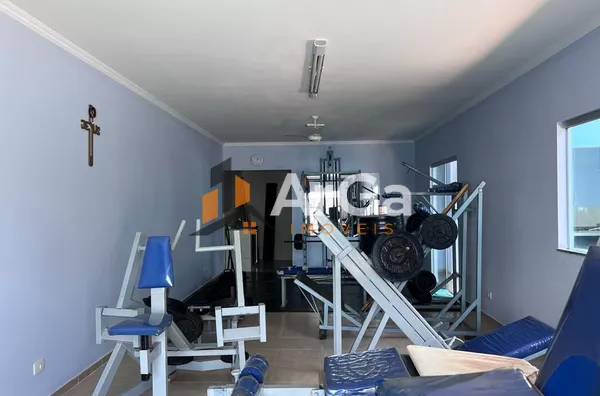 Sala ou dormitório reversível com suíte