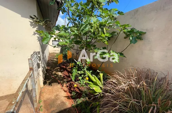 Casa com 3 dormitórios à venda, 175 m² por R$ 220.000,00 - Chavantes Novo - Chavantes/SP
