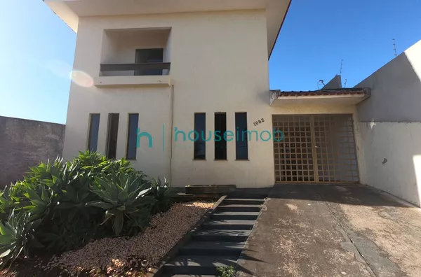 Sobrado à venda, com 3 dormitórios sendo uma suíte, por R$ 330.000,00 - Jardim Tropical - Ourinhos/SP - Foto 1