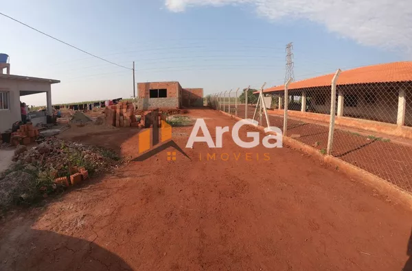 Chácara à venda em construção, com 2 dormitórios, por R$ 130.000 - Fazenda Santa Maria - Ourinhos/SP