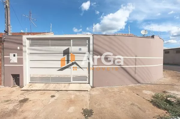 Casa à venda no Jardim Santos Dumont em Ourinhos-SP, com 3 dormitórios sendo 1 suíte por R$ 330.000